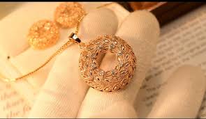 Elegant Design  white Crystal Stones Pendant  full set for Girls/Women (Copy)
